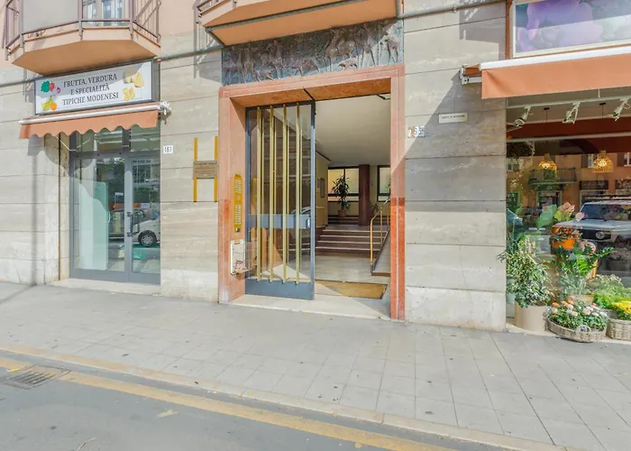 Cozy Loft - Via Emilia Est Centro アパート